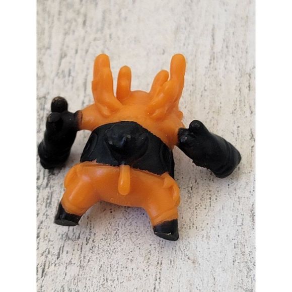 Miniature Emboar Pokemon collectible toy figure - Picture 4 of 4